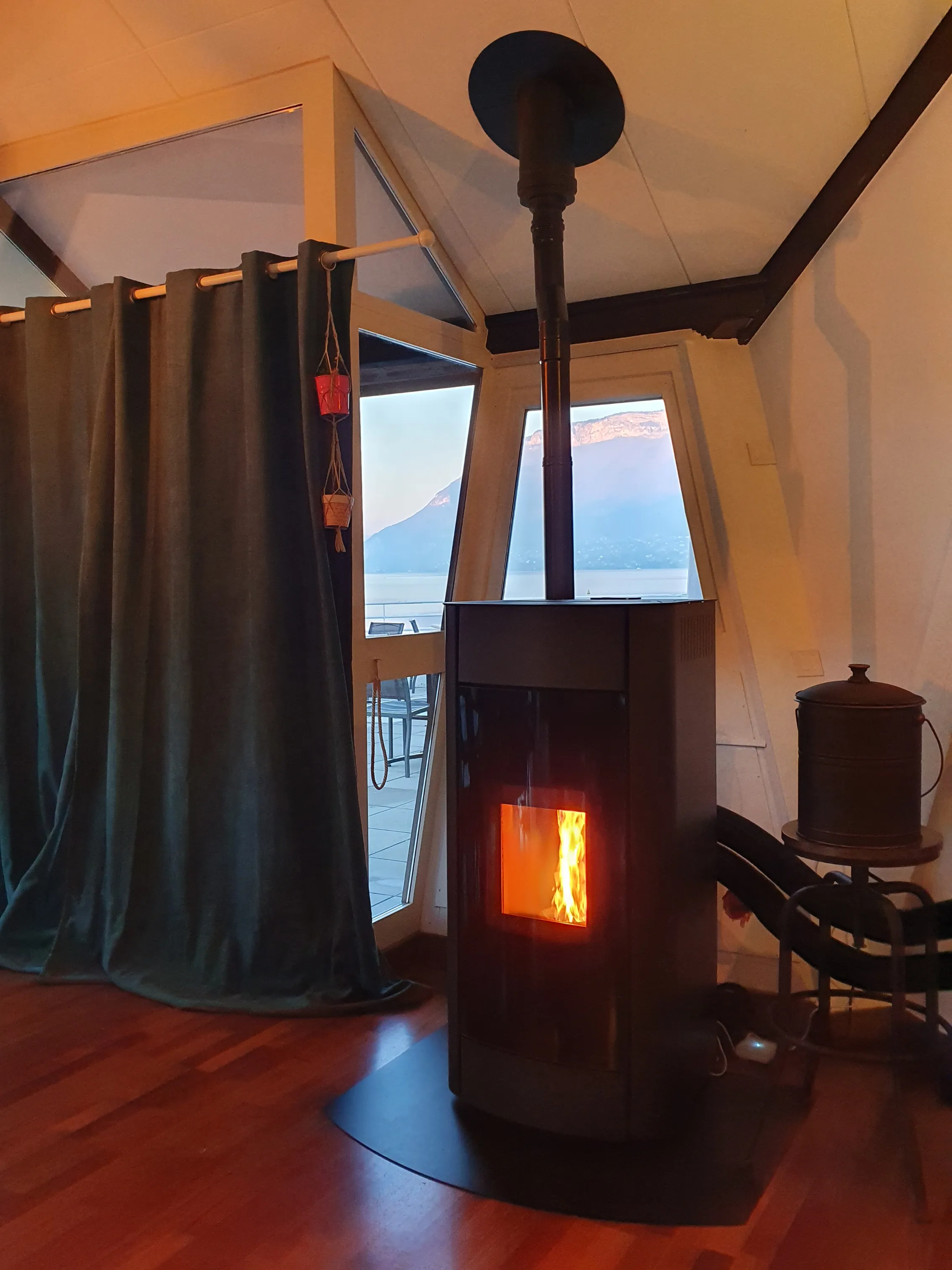 Table dressée avec vue