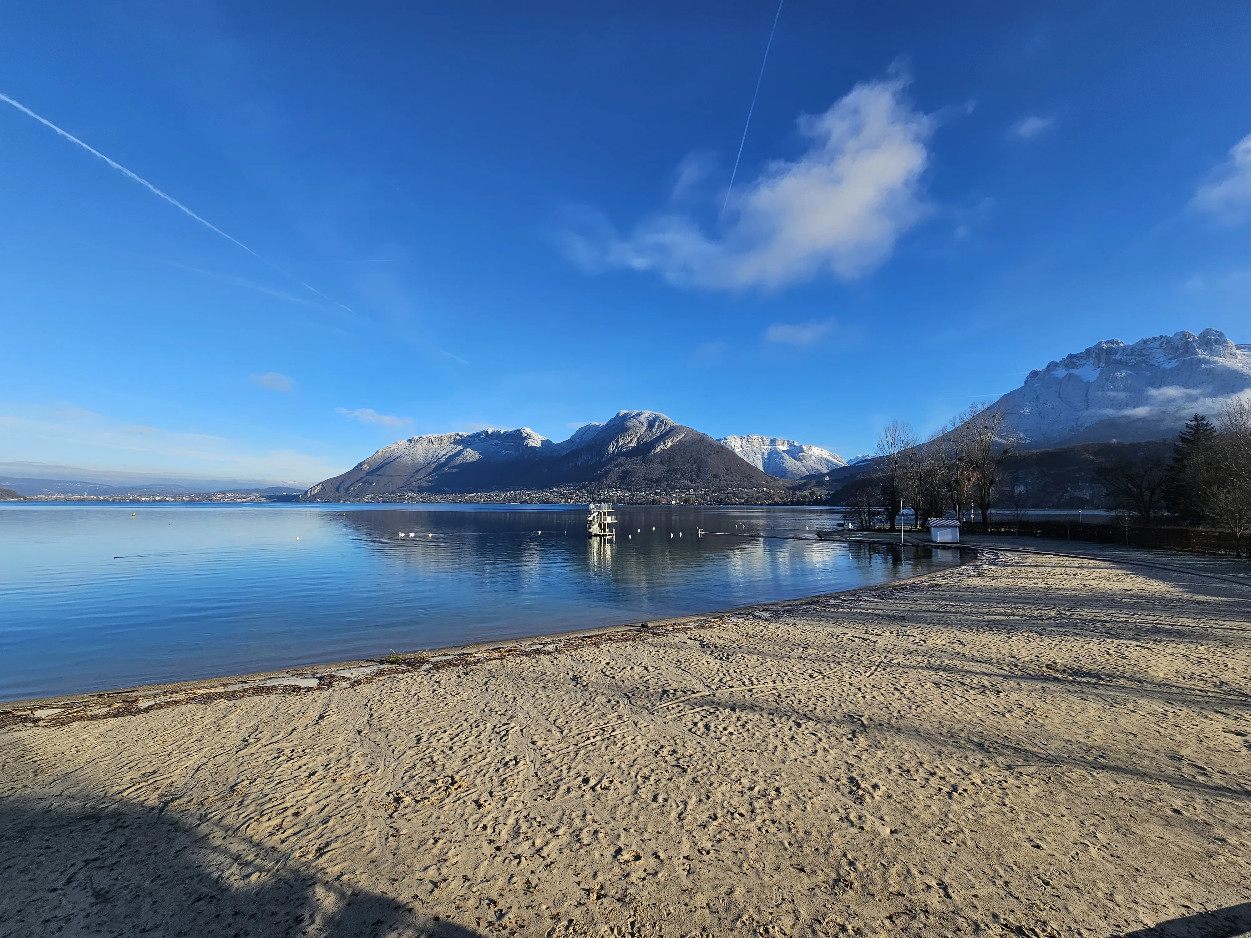 Boissons froides face au lac